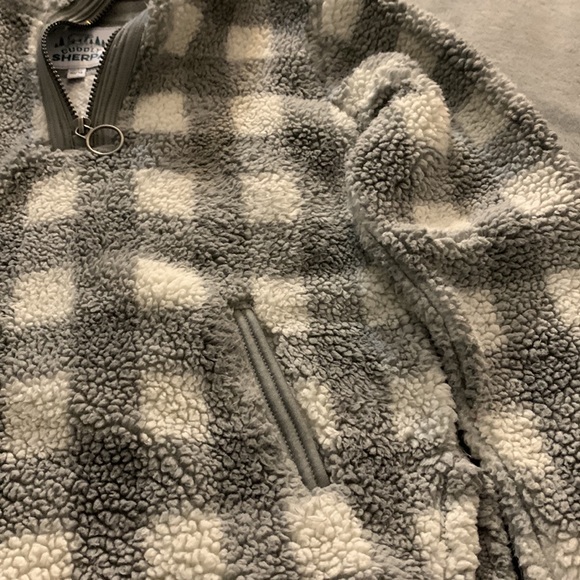 Fuzzy jacket, checker pattern - Picture 3 of 3
